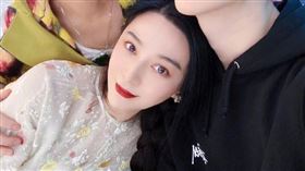 范冰冰過40歲生日！依偎小鮮肉懷裡（圖／翻攝自范冰冰微博）