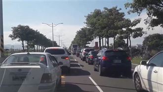墾丁秋節車潮曝　一小時湧2600車