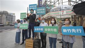 綠議員冒雨街頭宣講  盼大新竹團圓升格第七都