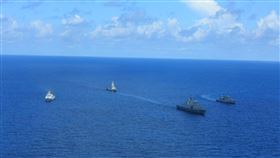 印尼新加坡海上戰鬥演習印尼與新加坡在南海周邊海域舉行例行演習，以增進兩國關係，維持東南亞地區的安全與穩定。（印尼海軍提供）中央社  110年9月18日