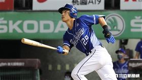 ▲富邦悍將外野手申皓瑋敲出2分打點全壘打。（圖／記者劉彥池攝影）