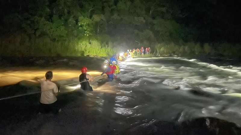 20人相約南澳溯溪　因溪水暴漲受困