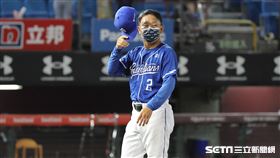 ▲富邦悍將總教練洪一中賽後表情無奈。（圖／記者劉彥池攝影）