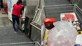  中秋節好市多冰塊限制了！只拿兩小包…她氣炸「我帶冰桶耶」　網罵爆。（圖／翻攝自Costco好市多 商品經驗老實說）