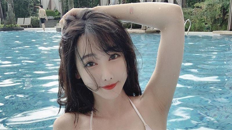 超胸妖姬做月餅　越線福利百萬人瘋看