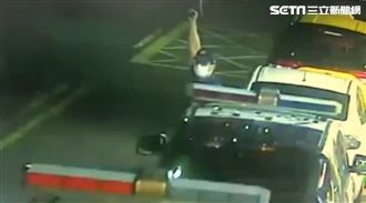 驚險畫面曝光！內湖警被撞開槍嫌逃逸