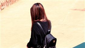 台中13歲少女，沉迷交網軟體，3男子發生關係，(示意圖／PIXABAY)