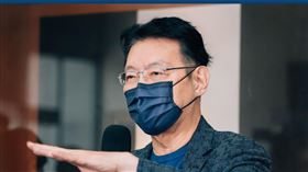 中廣董事長趙少康說，兩岸應立刻協商農產品銷陸事宜（圖／翻攝自趙少康臉書）