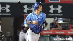 ▲富邦悍將二壘手王正棠。假日球衣（圖／記者劉彥池攝影）