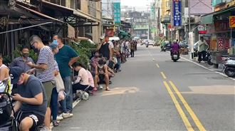 蛋黃酥之亂再起！「不二坊」大排長龍