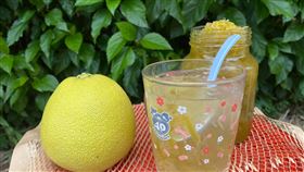 ▲ 柚子除了單吃以外，還能製作成其他甜食及清潔劑，柚子皮也能去除異味及防蟲。（圖／新北市政府農業局提供）