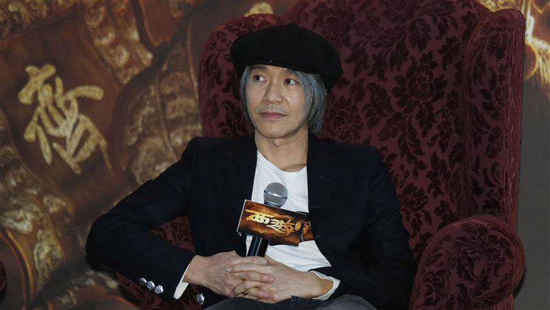 周星馳演死人任人踩！難怪紅40年