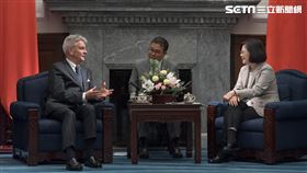 201804 蔡英文接見法國參議院友臺小組主席李察訪問團（圖／總統府提供）