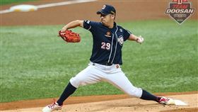 ▲斗山熊左投柳熙寬生涯百勝。（圖／取自斗山熊FB）