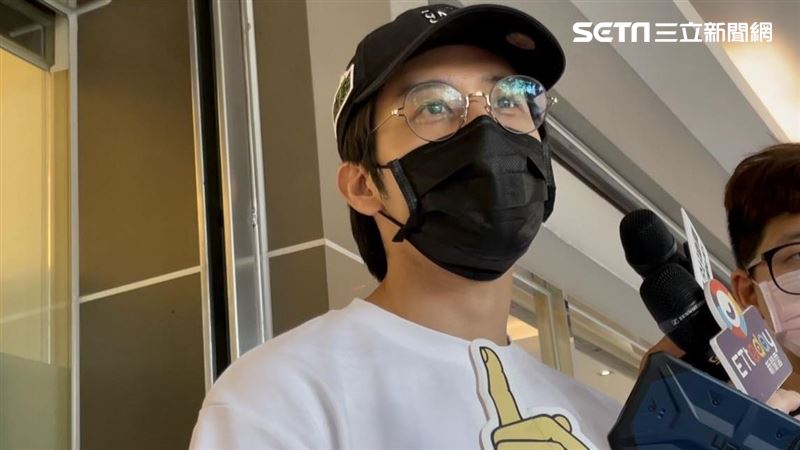 二度赴龍劭華靈堂　胡宇威吐最大遺憾