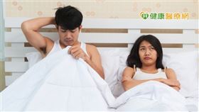 早洩分為原發性與後天兩種，原發性是指不明原因造成，從有性行為一開始就沒有辦法超過一定時間；後天則原因複雜。