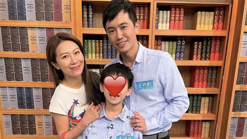 爸媽是明星　佩甄兒怒控1事內心不爽