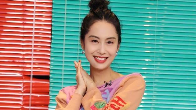 心痛老公不在身邊　朱茵抱女兒噴淚