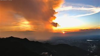 阿里山驚現絕美夕陽 網:太水啦!