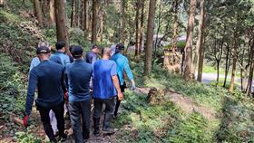 谷關，八仙山，飯店經理背水管取水途中，心臟不適休克，搶救不治(圖／台中市消防局提供)