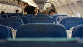 16:9
飛機 座椅 3人座 旅遊
圖／翻攝自pixabay
https://pixabay.com/images/id-5535467/