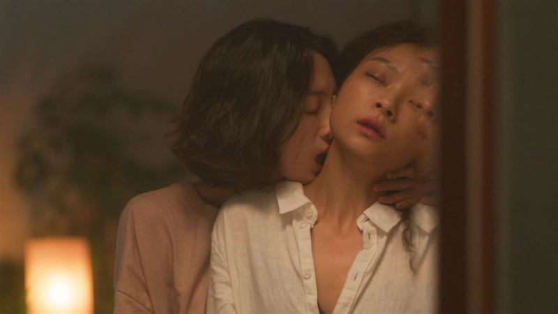 雄影台日情色虐戀　火辣迷幻女女吻