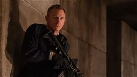 《007生死交戰》詹姆斯龐德（丹尼爾克雷格飾演）。（圖／UIP提供）
