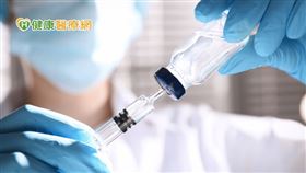 蔡理事長表示，在先前參與歐洲抗風濕病聯盟（EULAR）專家討論時，也曾與其他國家的意見領袖交流各國對於生物相似性藥相關政策，譬如挪威訂定生物製劑在有生物相似藥進入市場後，會階梯式降低藥價。