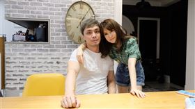 兩性作家薇薇weiisly，在臉書發布貼文，表示老公罹患不治之症。