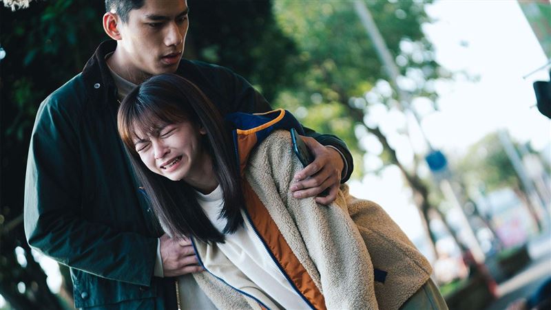 雷／鄭人碩慘死街頭　女兒崩潰痛哭