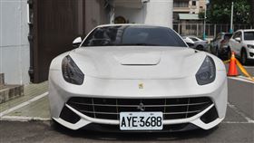 中檢拍賣9成新法拉利　賣價現省千萬(圖/行政執行署台中分署提供)