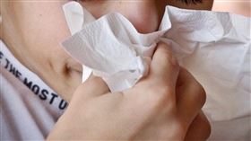 生病、過敏、咳嗽、感冒、打噴嚏示意圖（圖／pixabay）https://pixabay.com/images/id-3861935/