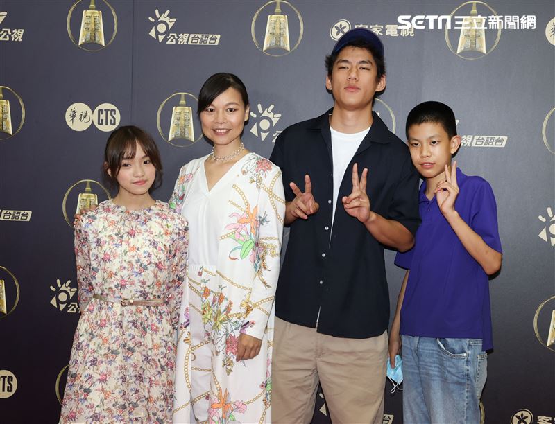 天橋上的魔術師演員林傑宜、朱軒洋、黃舒湄、羅謙紹出席公視金鐘入圍茶會。（記者邱榮吉/攝影）