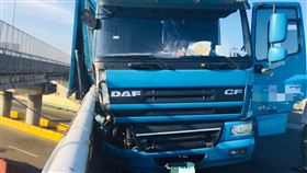 中山高,西螺交流道,自撞護欄