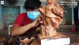 ▲在越南的雕刻師Duy，為傳統的雕刻注入新意。（圖／YT/Woodart Vietnam 授權）