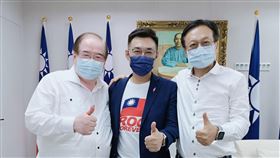 卓伯源「藍營中央黨部」會江啟臣：他做什麼我都支持（圖／翻攝自卓伯源臉書）