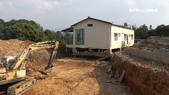 南投民宅在新路正中央　整棟挖起搬家