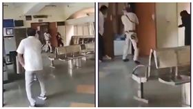 ▲印度特種部隊人員朝法庭內開槍，法官、書記官都逃了出來。因為2名槍手假扮律師，進入法庭內開庭，當著法官的面，槍殺黑幫大哥戈吉。（圖／翻攝自NSUI推特）