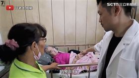 ▼▲77老大親自到中風的患者家看診。（圖／77老大 授權）