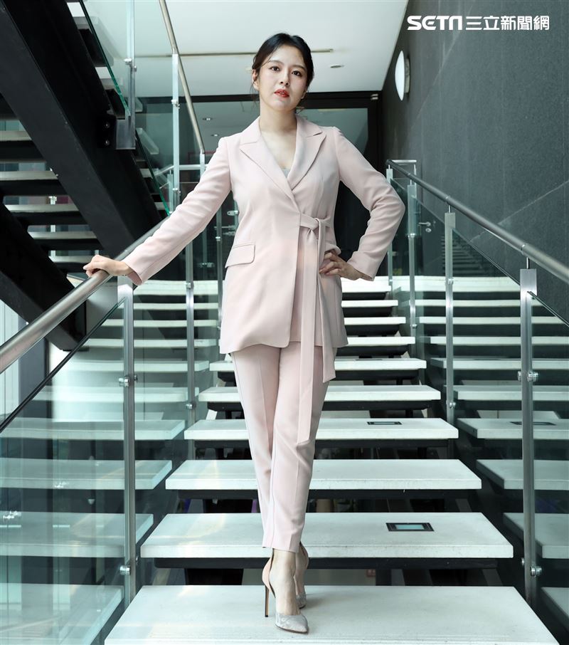 劉品言金鐘三立新聞網專訪。（記者邱榮吉/攝影）