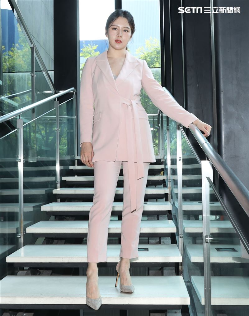 劉品言金鐘三立新聞網專訪。（記者邱榮吉/攝影）