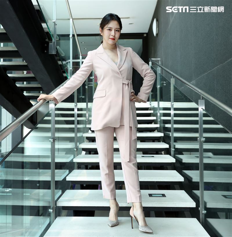 劉品言金鐘三立新聞網專訪。（記者邱榮吉/攝影）