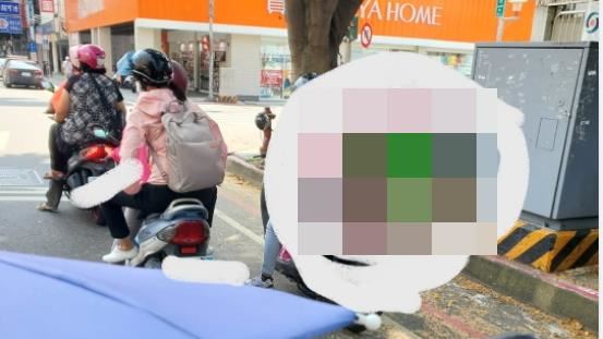 外送員一招雙開　網驚：俄羅斯娃娃？