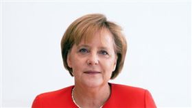 ▲梅克爾與梅克爾泰迪熊。（圖／翻攝自赫爾曼推特）