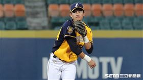 ▲中信兄弟二壘手岳東華。（圖／記者劉彥池攝影）