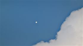 月亮,探空氣球。(圖/翻攝自台北天文通臉書)