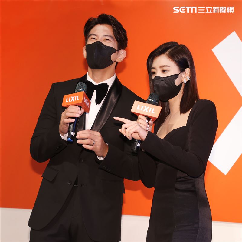 修杰楷、賈靜雯夫妻同時出席房產活動。（記者邱榮吉/攝影）