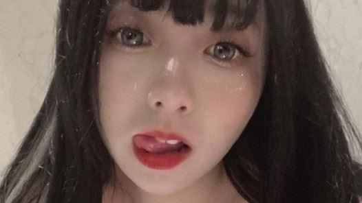 運動系辣模床上激裸　狂洩氫彈級雙球