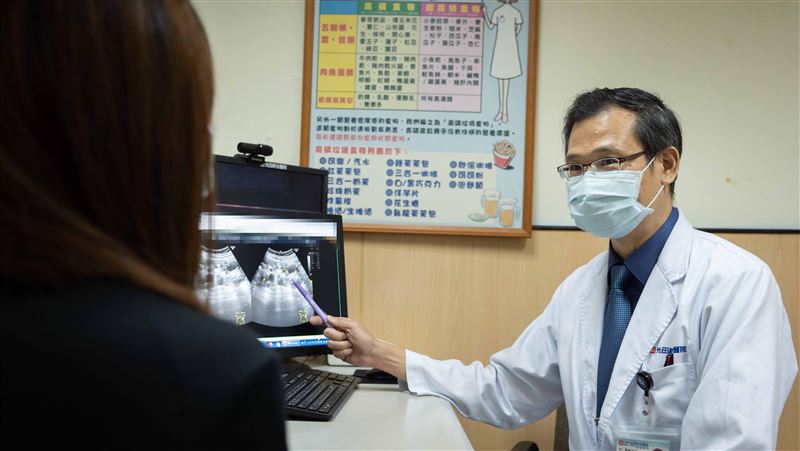爸長期洗腎病逝　24歲女遺傳多囊腎