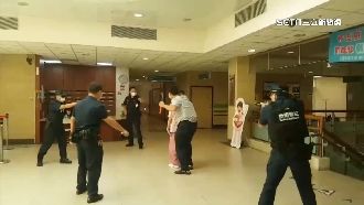杜絕醫療暴力　花蓮警出動電擊槍演練